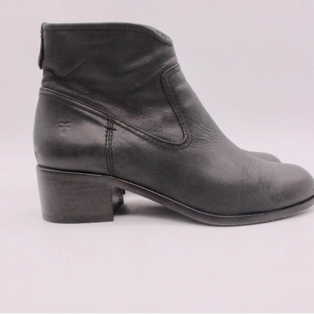 Frye, Claire, Black Leather Booties